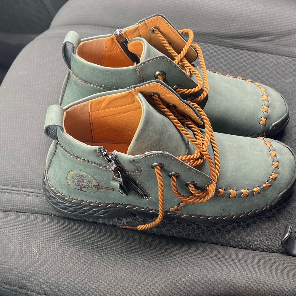 Elegant Women's Moccasins in Green and Orange